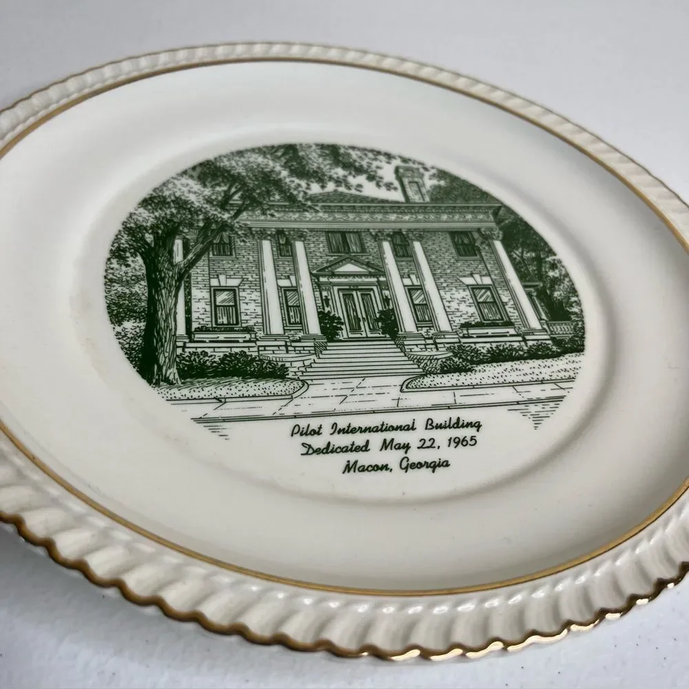 Vintage World Wide Art Pilot International Building Plate Macon GA Gold Trim